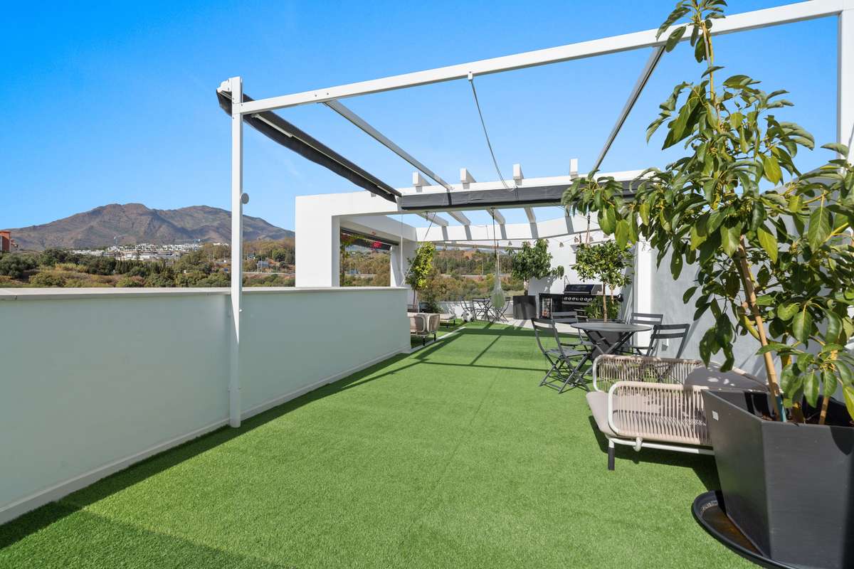 4-bed Apartment in Estepona