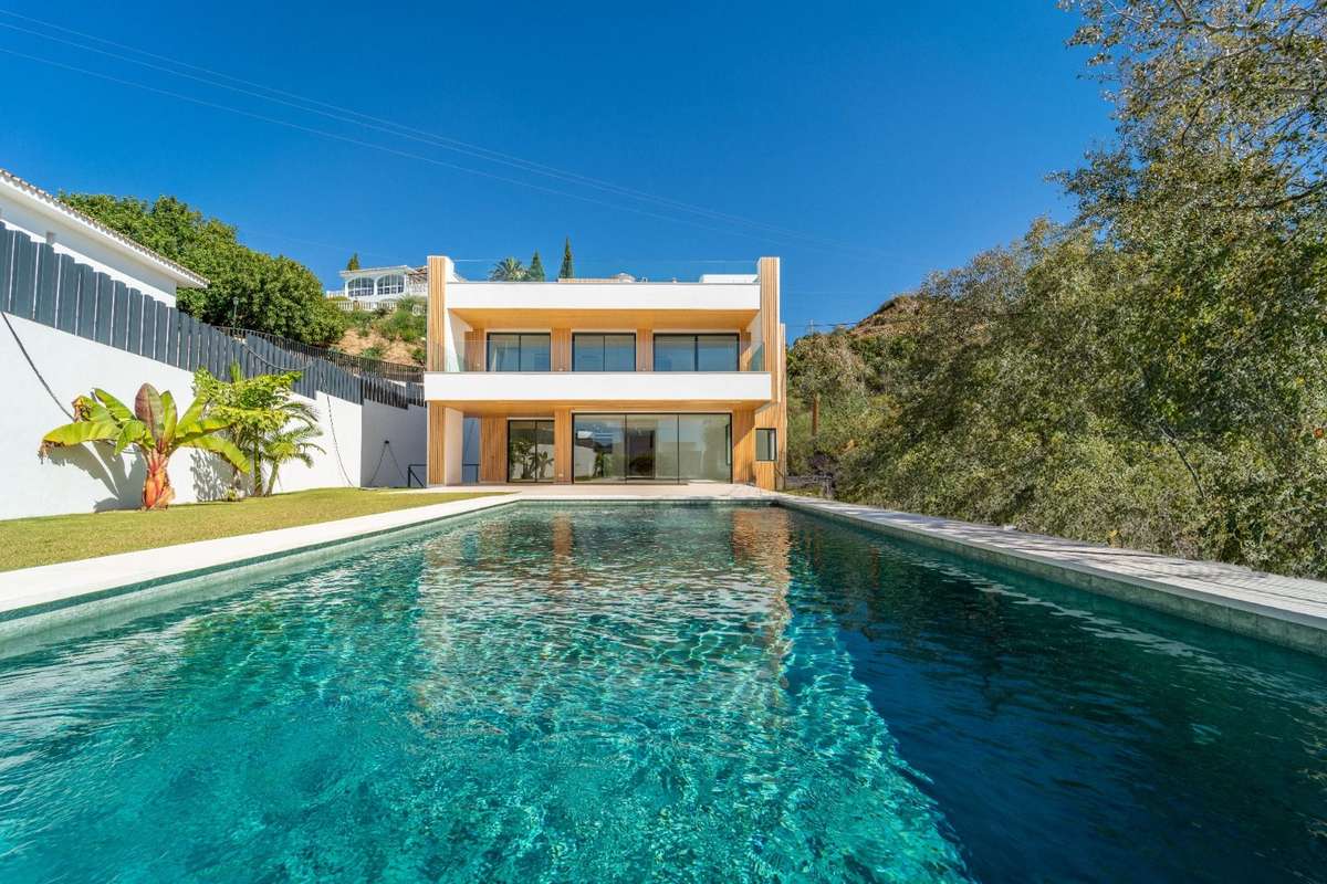 5-bed Villa in Benalmádena