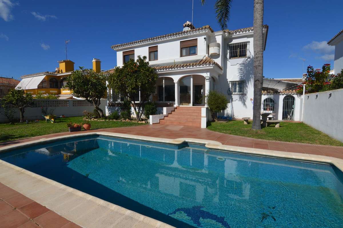 5-bed Villa in San Pedro de Alcántara