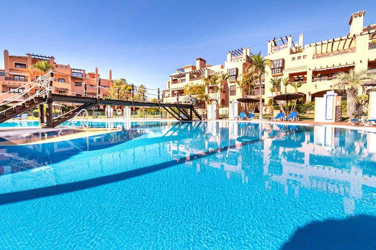 4-bed Apartment in Estepona