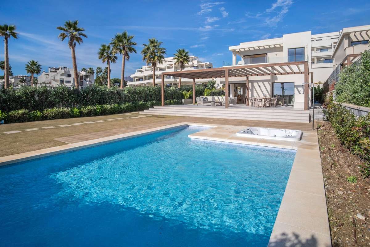 4-bed Villa in Estepona