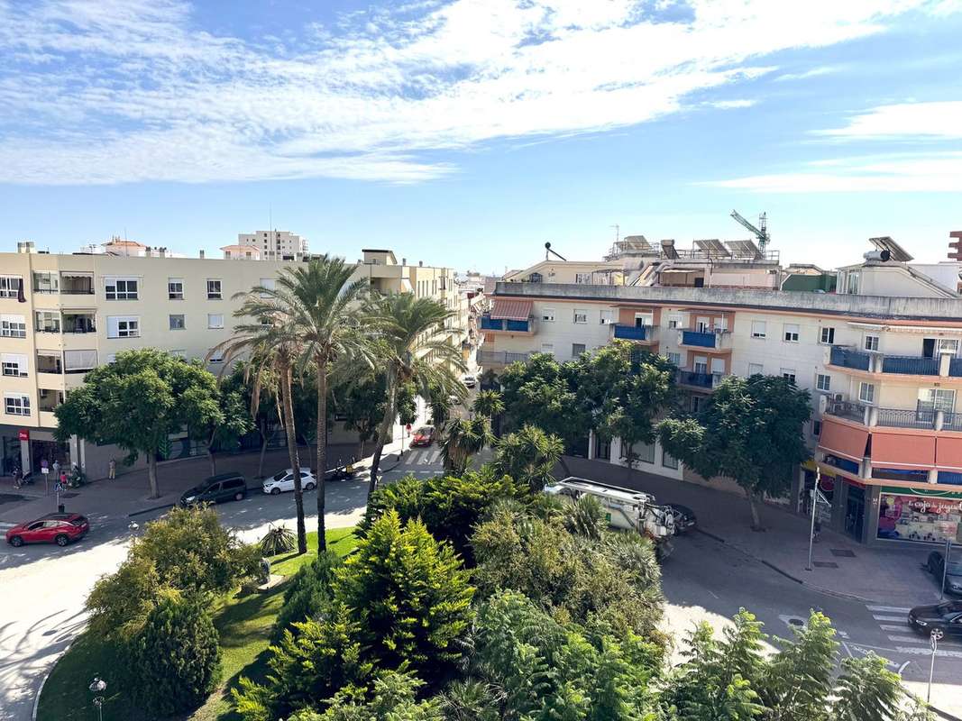 4-bed Apartment in Estepona