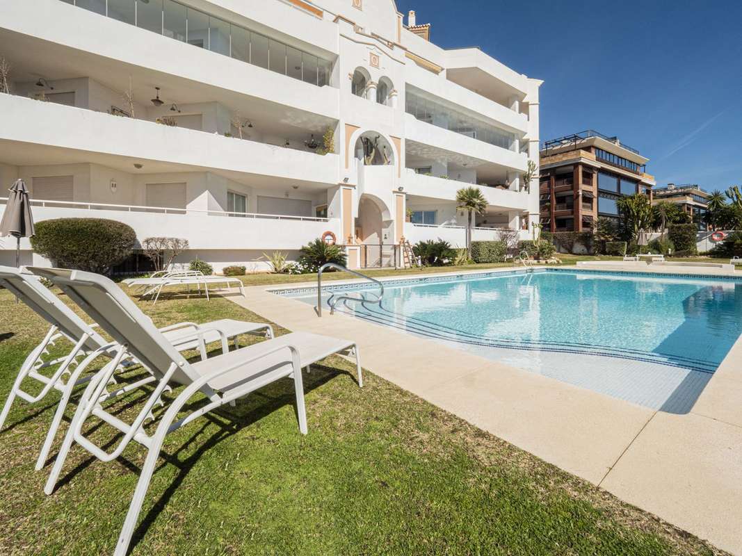 2-bed Apartment in Nueva Andalucía