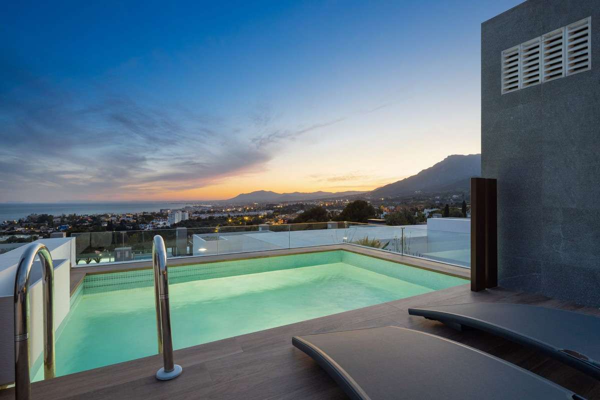 4-bed Townhouse in Los Monteros