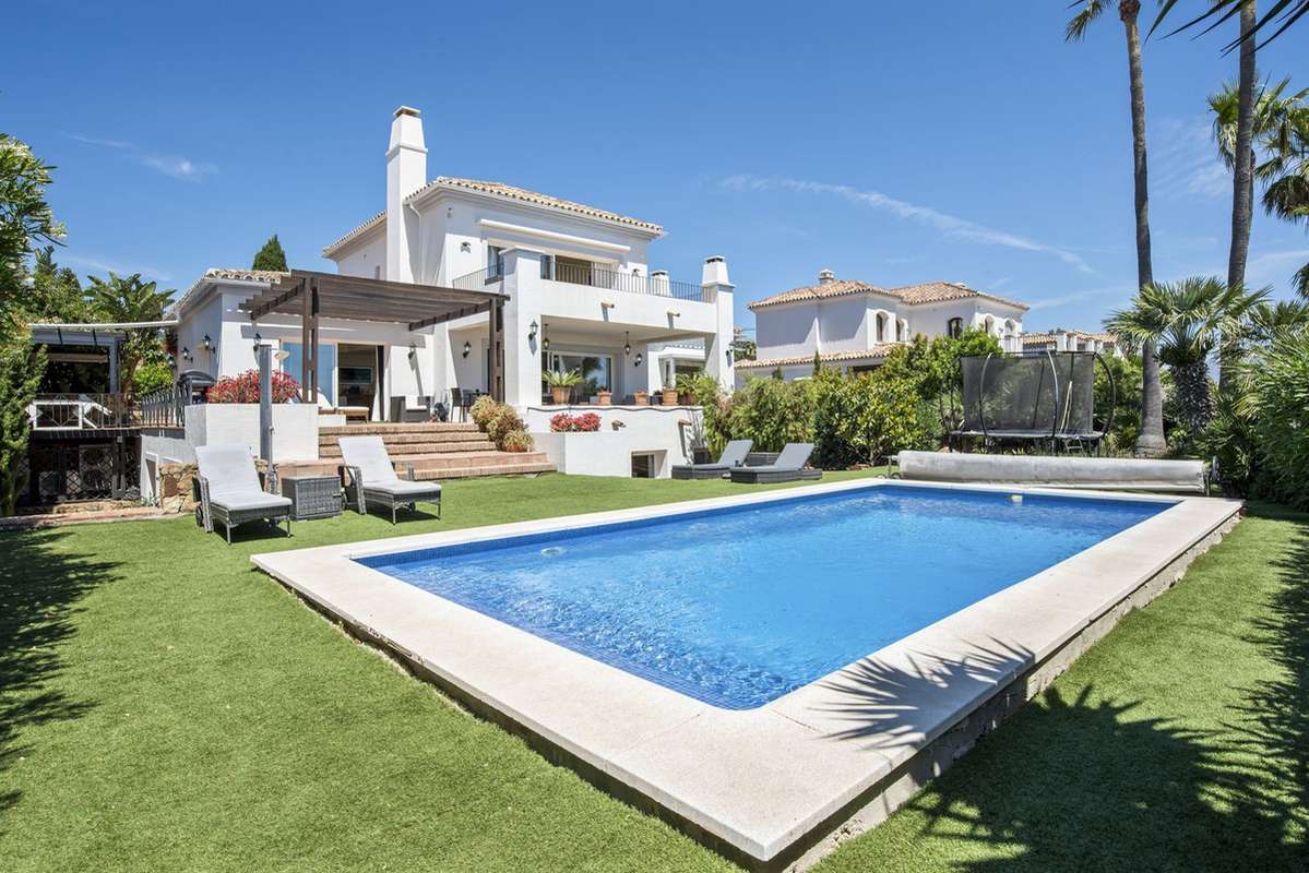 4-bed Villa in Manilva