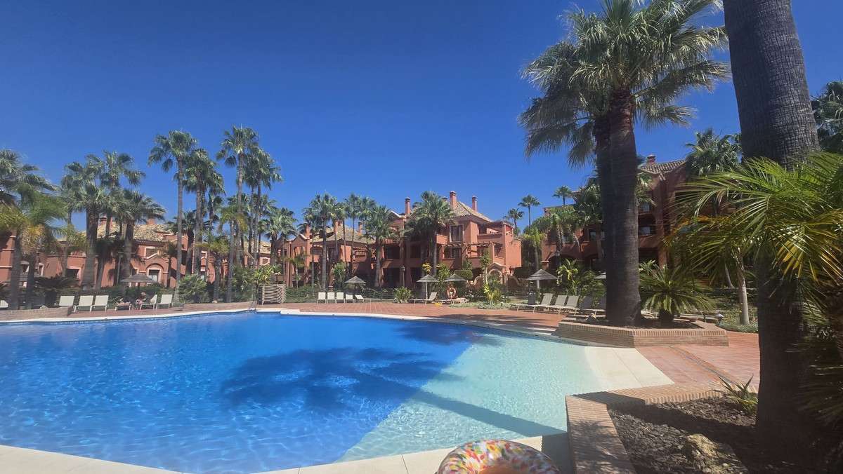 2-bed Apartment in Nueva Andalucía