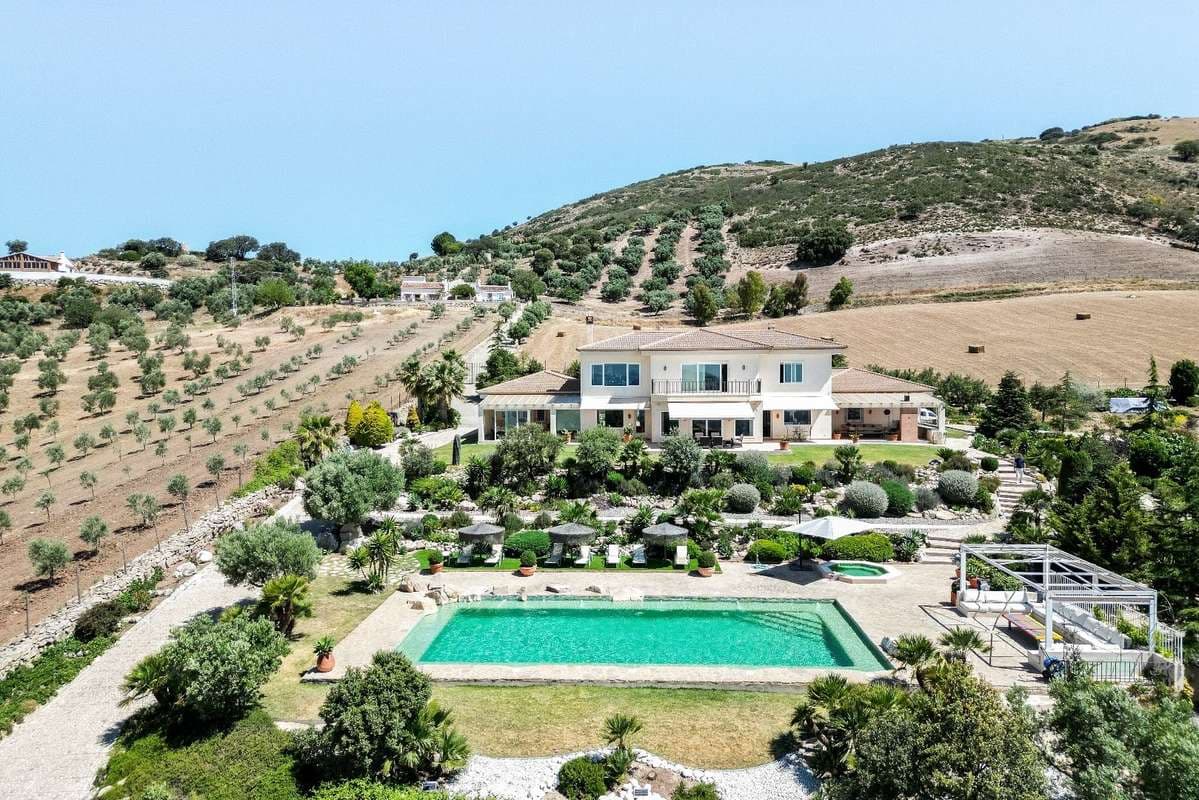 5-bed Villa in Bobadilla - Bobadilla Estación - La Joya