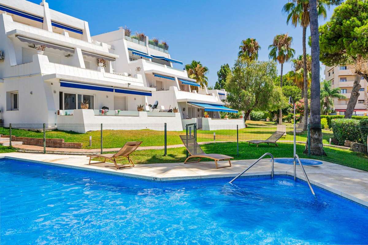 3-bed Apartment in Nueva Andalucía