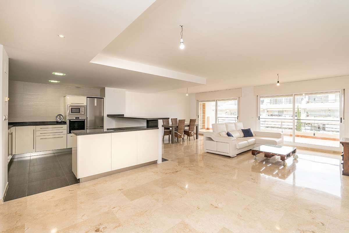 3-bed Apartment in San Pedro de Alcántara