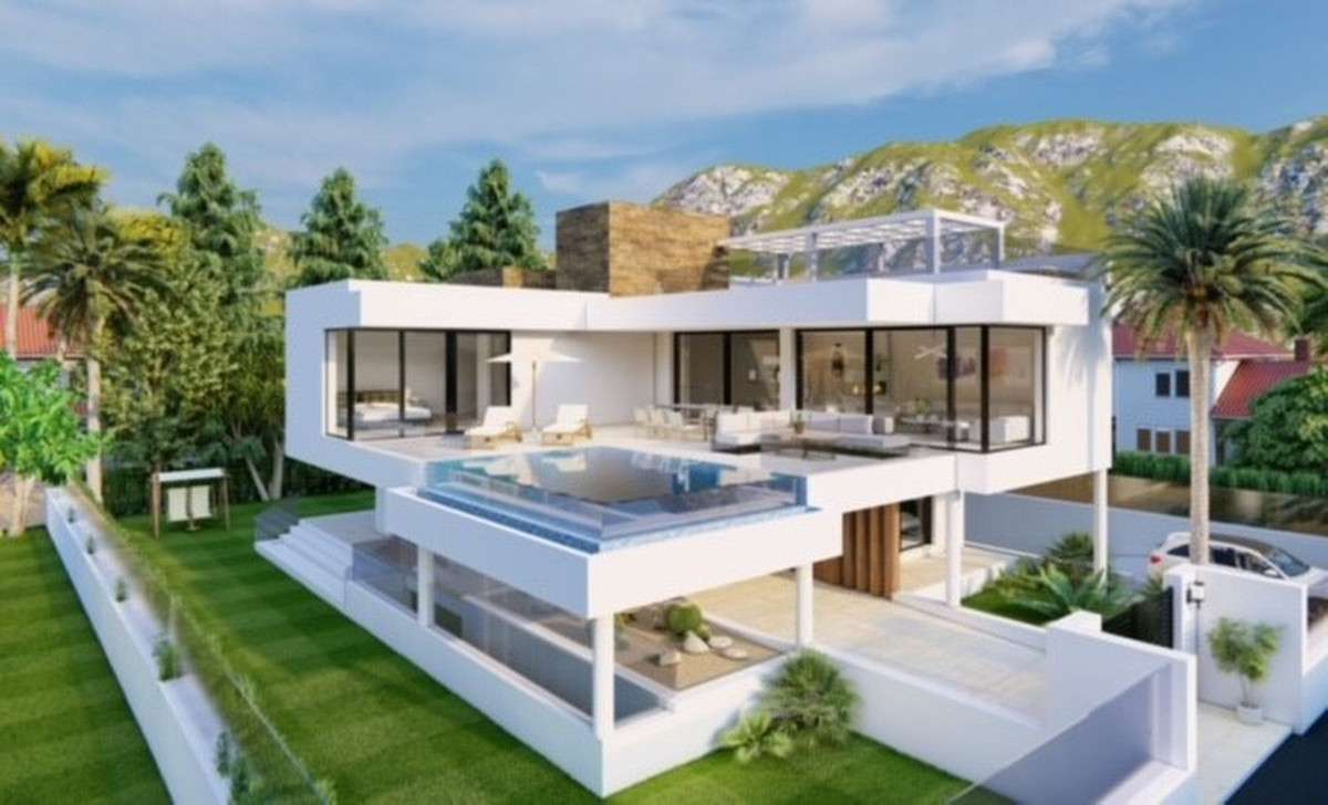 6-bed Villa in Marbella Este