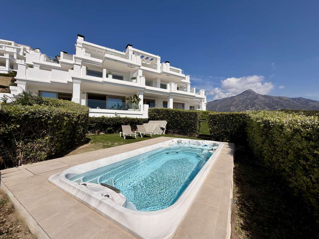 3-bed Apartment in Nueva Andalucía