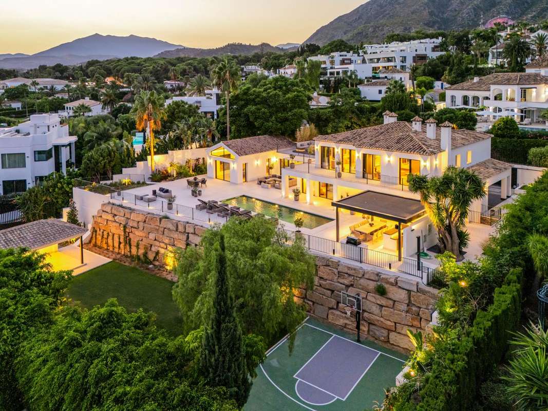5-bed Villa in Marbella