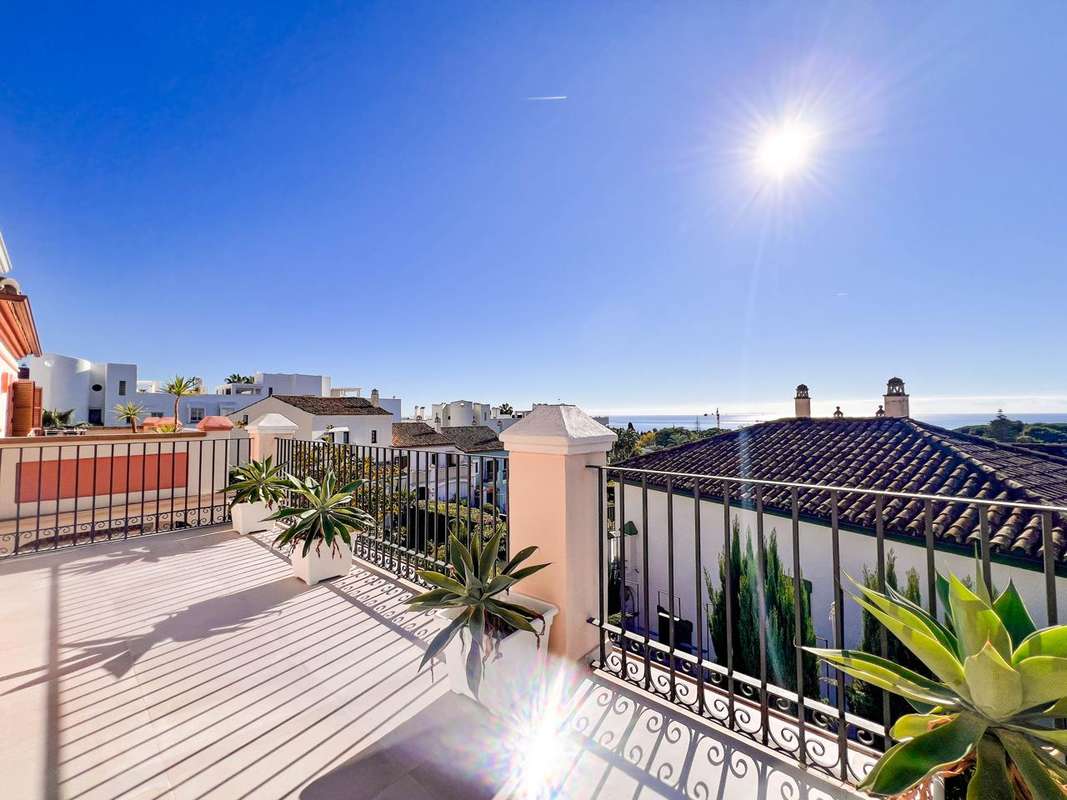 6-bed Townhouse in Marbella