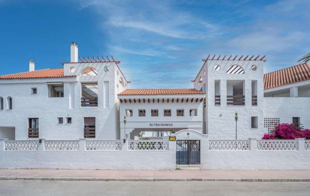 3-bed Apartment in Nueva Andalucía