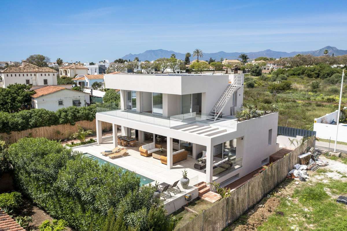 5-bed Villa in San Pedro de Alcántara