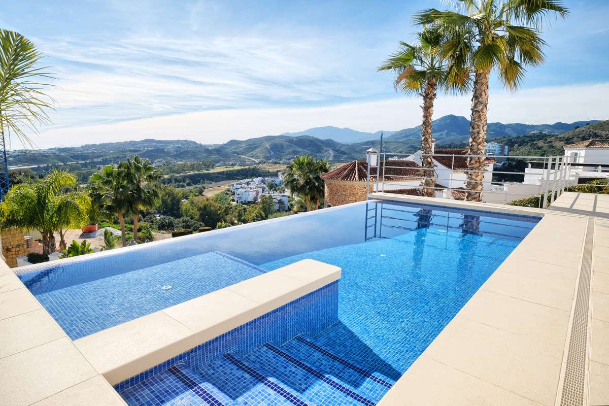 4-bed Villa in Benahavís