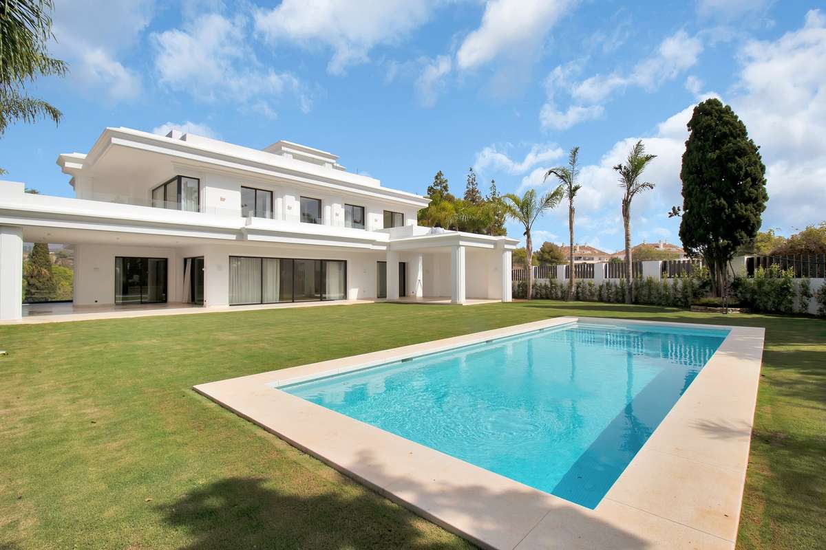 5-bed Villa in Marbella