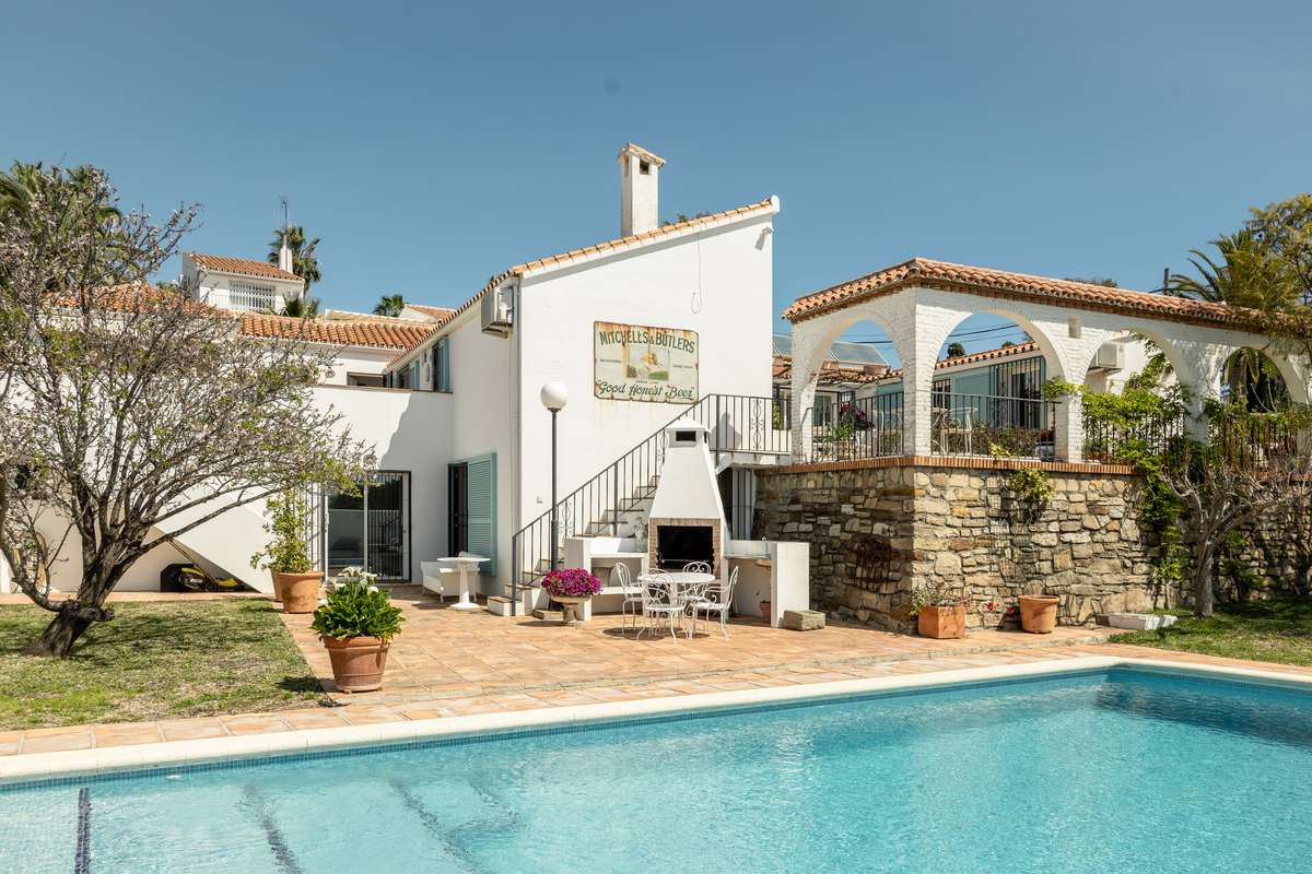 4-bed Villa in Estepona